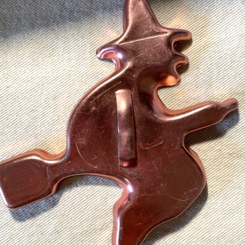 Vintage copper Halloween/Witch hand pressed Cookie Cutter 5"